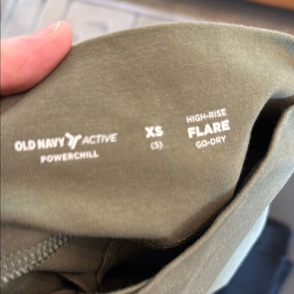 Old Navy Bundle of Black and Green High-Waist  Cross Over Flare Leggings size XS - Picture 2 of 9